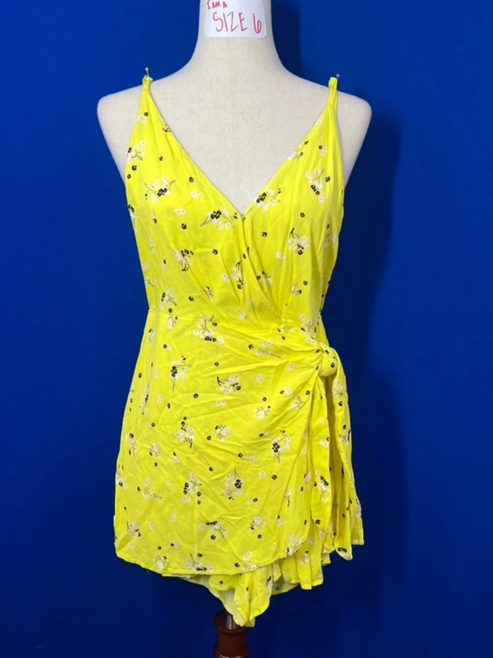 |•FREE PEOPLE•| Sunny Yellow Romper/Jumper Size 4